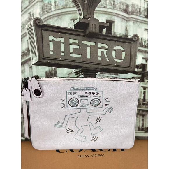 Coach 28678 Coach X Keith Haring Turnlock Wristlet 30 - Picture 1 of 6
